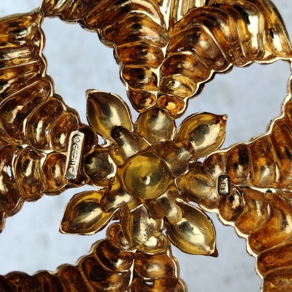 SUBSTANTIAL SOLID 18K Gold Hammered Maltese Cross Pendant - Picture 8 of 16